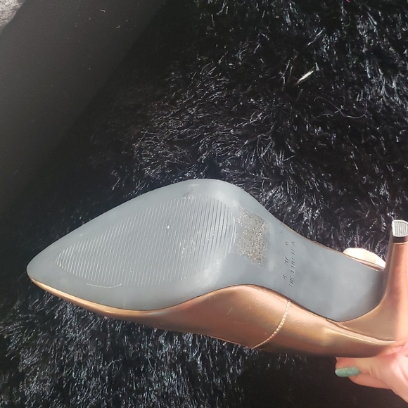 Gold High Heels - Picture 3 of 3